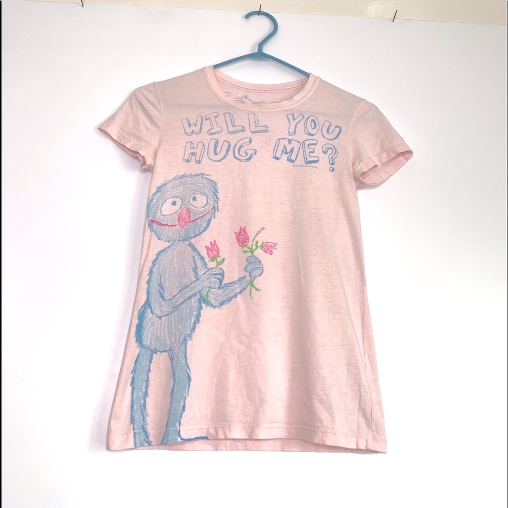 2007 Sesame Street Grover “will you hug me” Tshirt